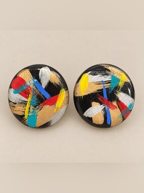 Abstract Black Round Stud Earrings with Multicolor Brushstroke Design retro 80’s